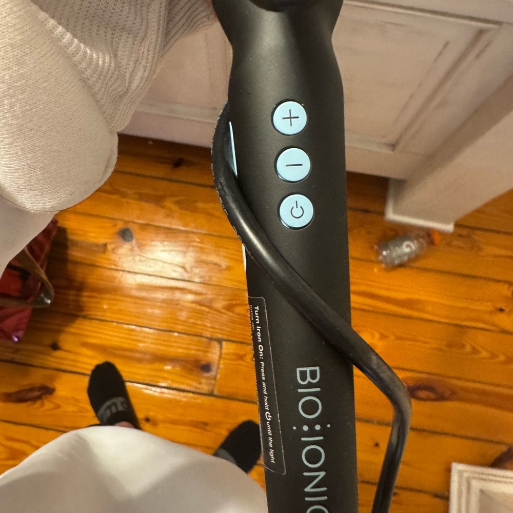 Bio Ionic Black Hair Styling Tool. 1inch